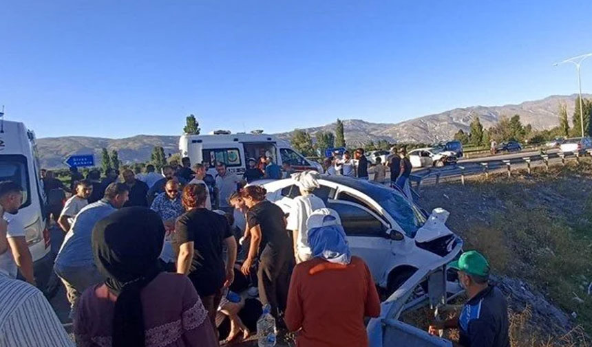 Erzincan’da trafik kazası: Çok sayıda yaralı var