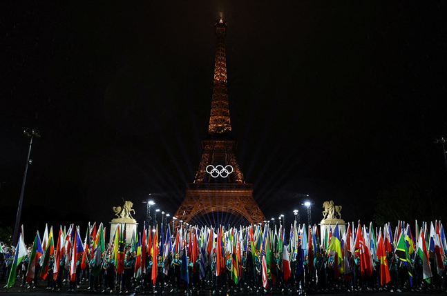 Paris 2024 Olimpiyat Oyunları'nın açılış töreni muhteşem gösterilere sahne oldu! İşte o anlardan kareler