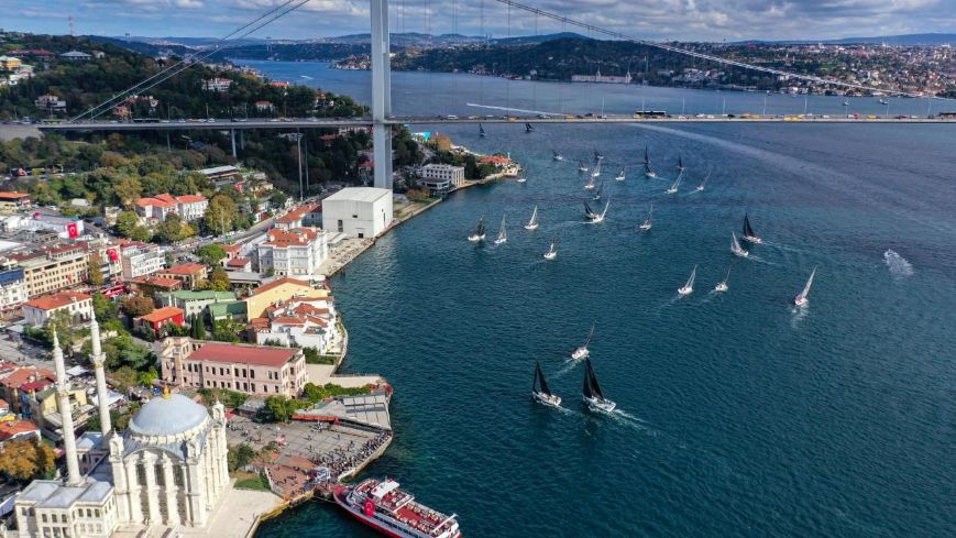 İstanbul Boğazı'nda gemi trafiği çift yönlü durduruldu!