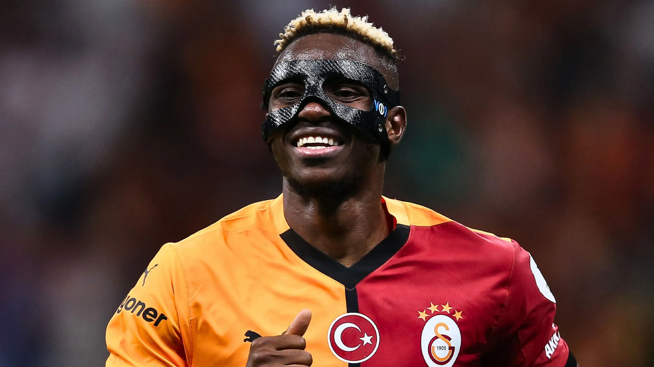 Galatasaray'da Victor Osimhen depremi! Sürpriz gelişmeyi İtalyan basını duyurdu