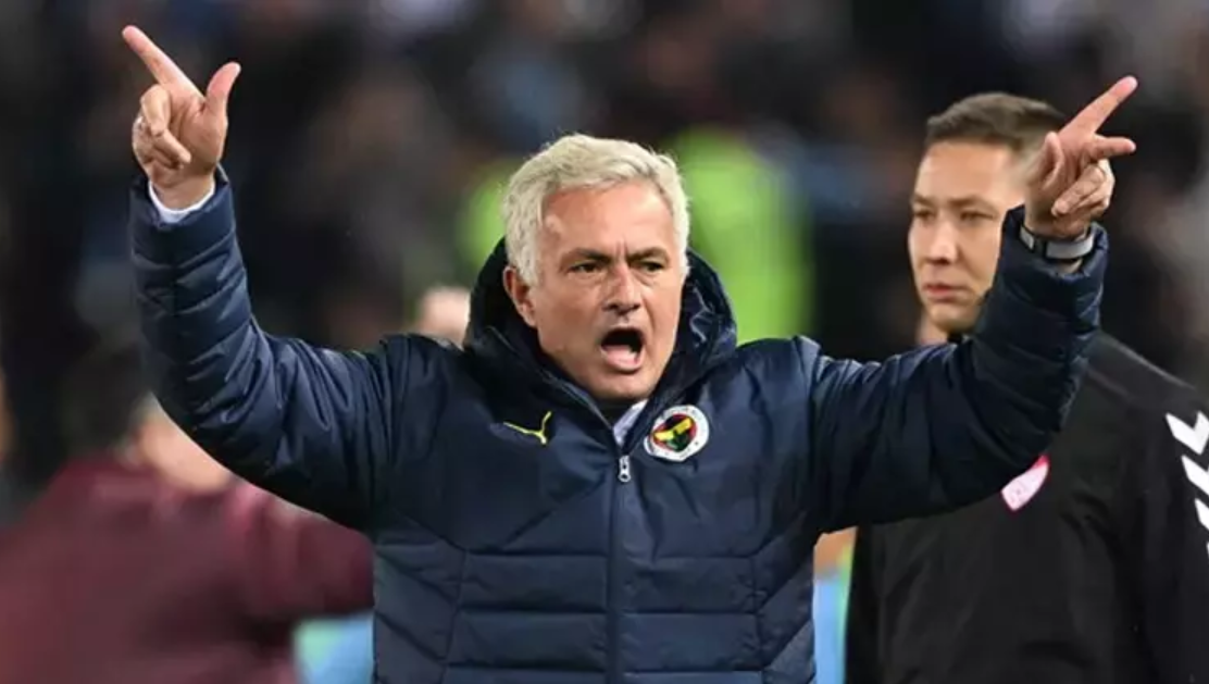 Bavulunu topladı Mourinho Fenerbahçe defterini kapatıyor. Premier Lig ekibinin başına geçmek için harekete geçti