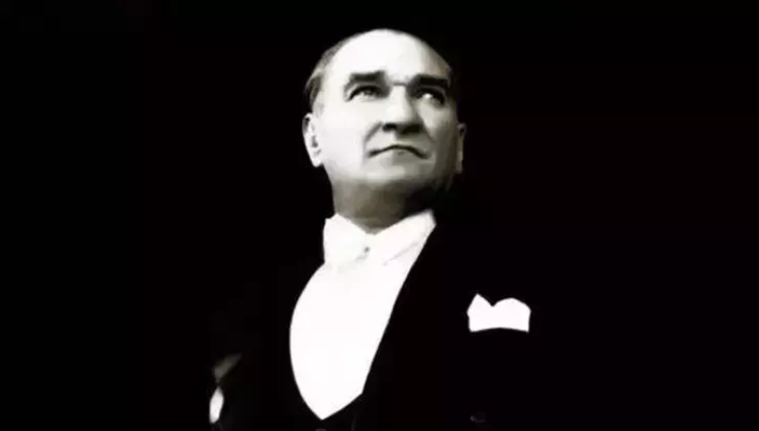 Dünyanın konuştuğu isimden Atatürk ve 10 Kasım paylaşımı