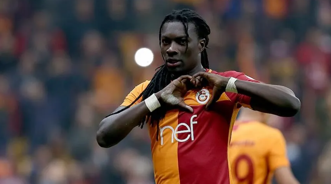 Galatasaray'ın efsane isminden şoke eden karar: Sezonun ortasında futbolu bıraktı