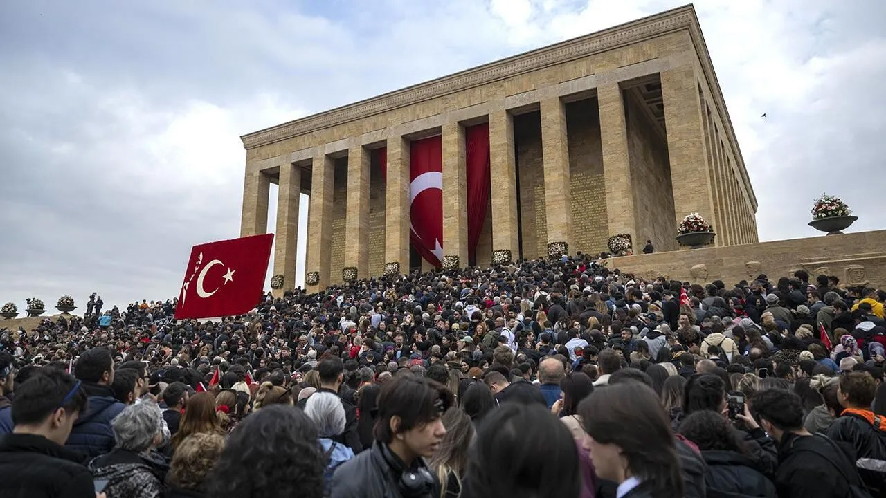 10 Kasım'da Anıtkabir'i ziyaret eden kişi sayısı açıklandı