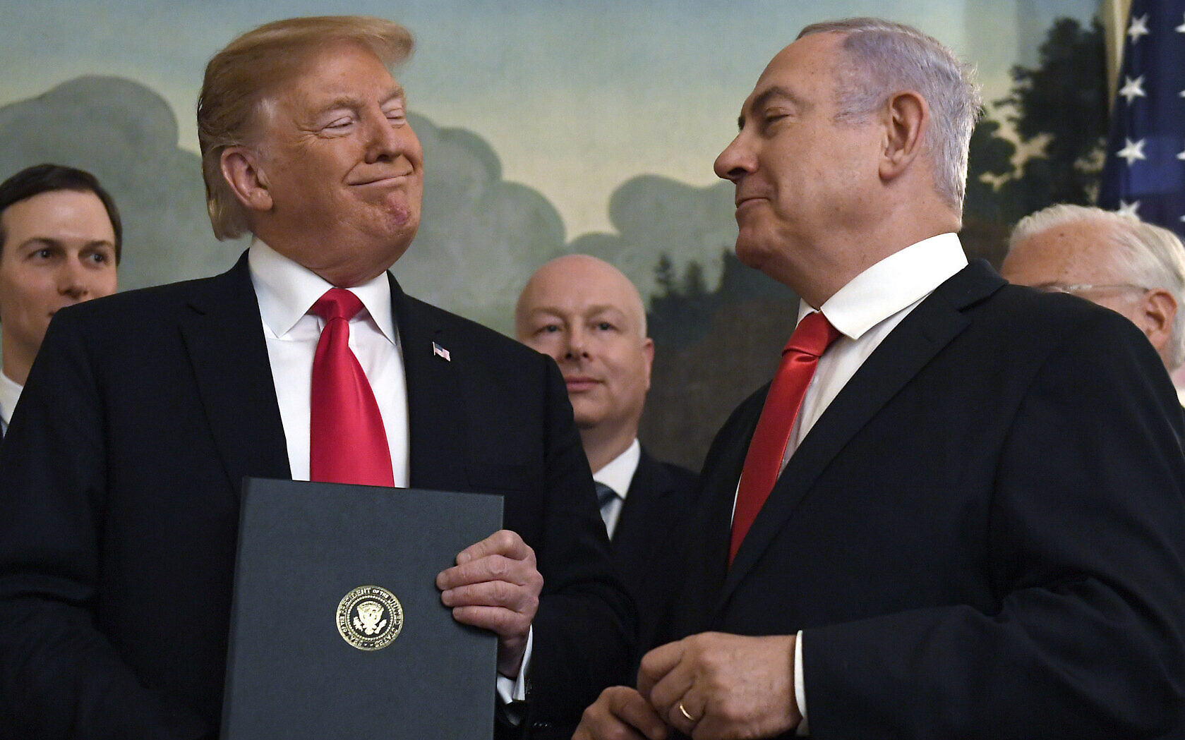 Netanyahu gözünü Trump’a dikti: İsrail’den Beyaz Saray’ın yeni başkanına beklenmedik hediye!