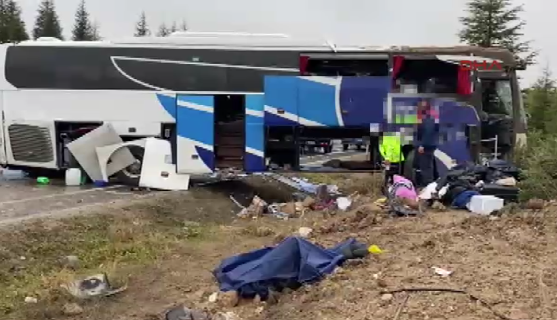 Eskişehir yolcu otobüsü devrildi: Ölü ve yaralılar var