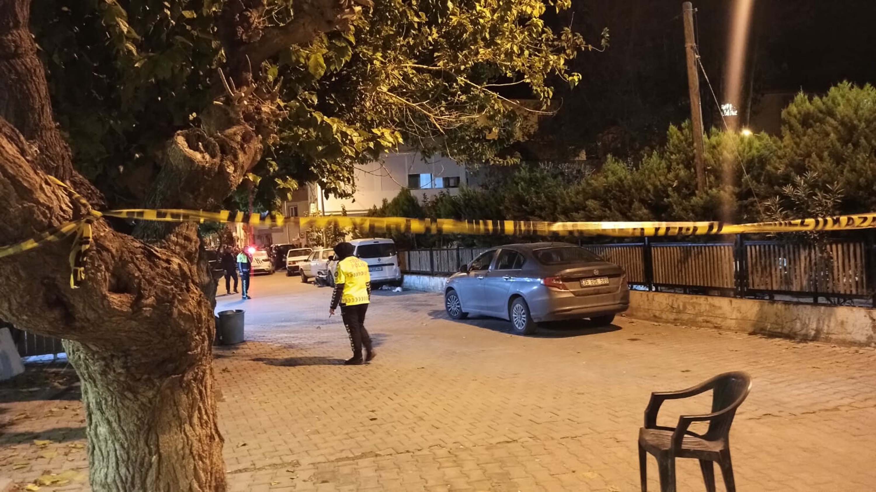 İzmir'de silahlı saldırı: 3 polis memuru yaralandı