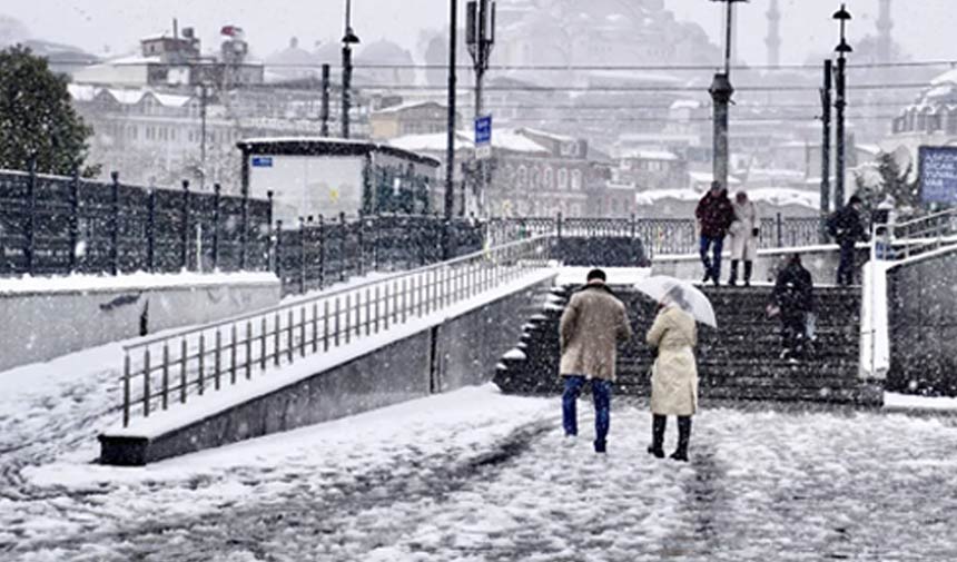 Meteoroloji gün vererek uyardı! İstanbul'a beklenen kar geliyor