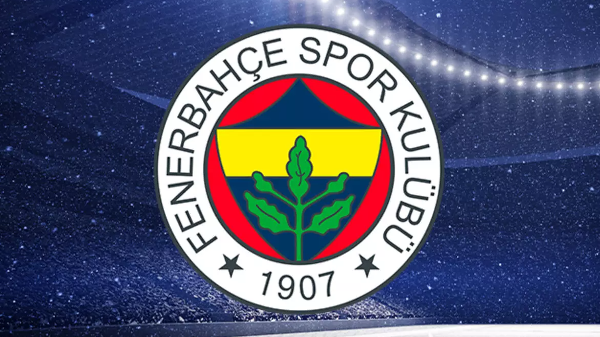 Taraftarın beklediği haber geldi! Fenerbahçe yıldız futbolcu ile 3 yıllık anlaşma imzaladı