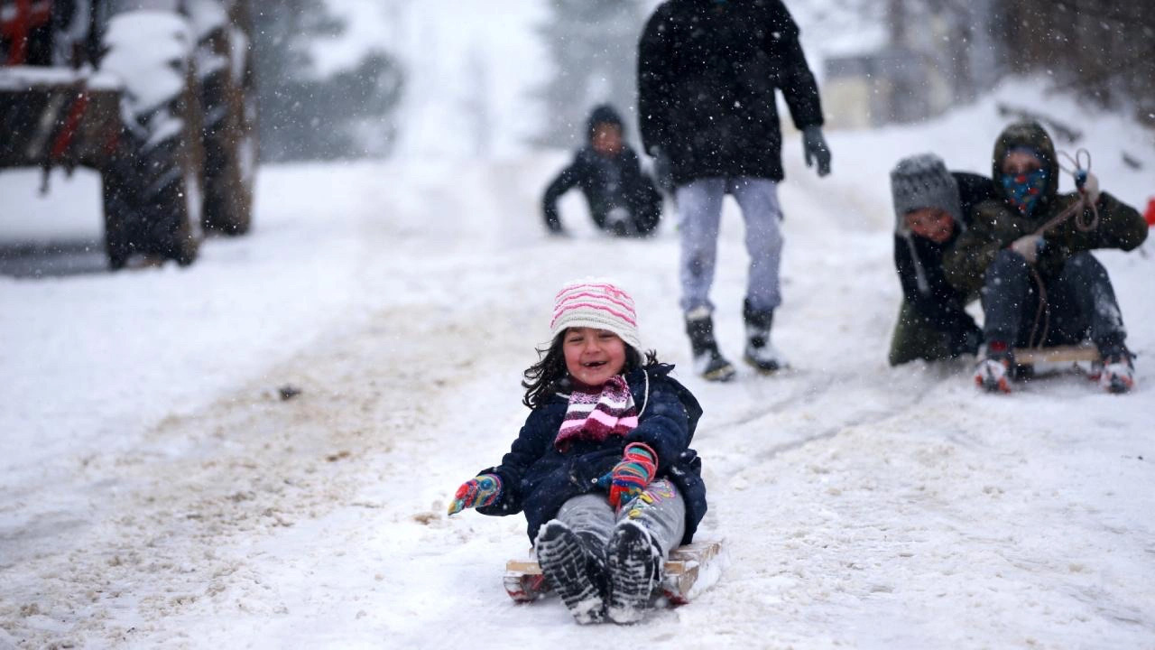 Birçok ilde okullar tatil edildi! İşte eğitime ara verilen iller...