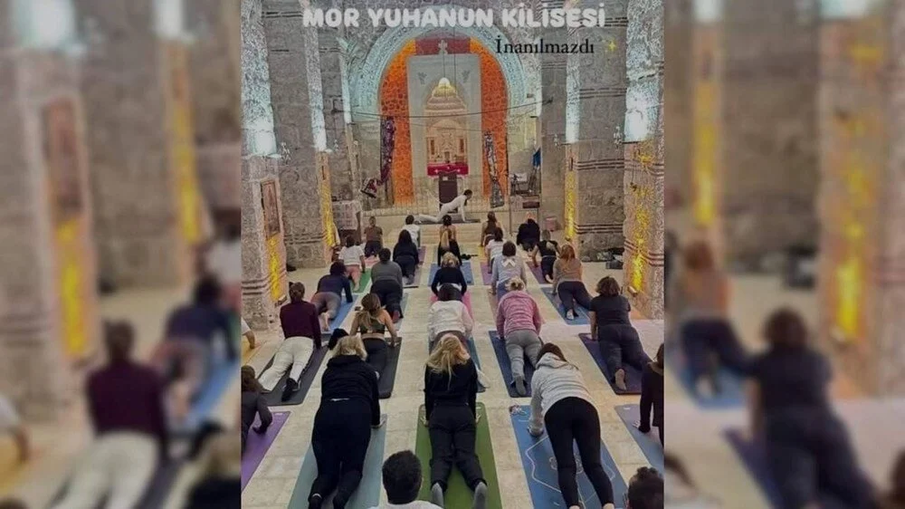 Dini değerler hiçe sayıldı! Mardin'deki Mor Yuhanon Kilisesi'nde amuda kalkıp yoga yaptılar