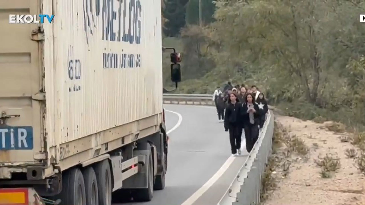 Okula gitmek için ölümle burun buruna geliyorlar! Çayırova'da öğrencilerin tehlikeli yolculuğu