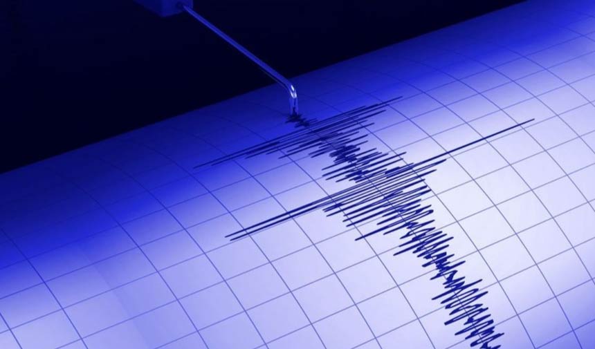 Antalya'da korkutan deprem! Çevre illerden de hissedildi