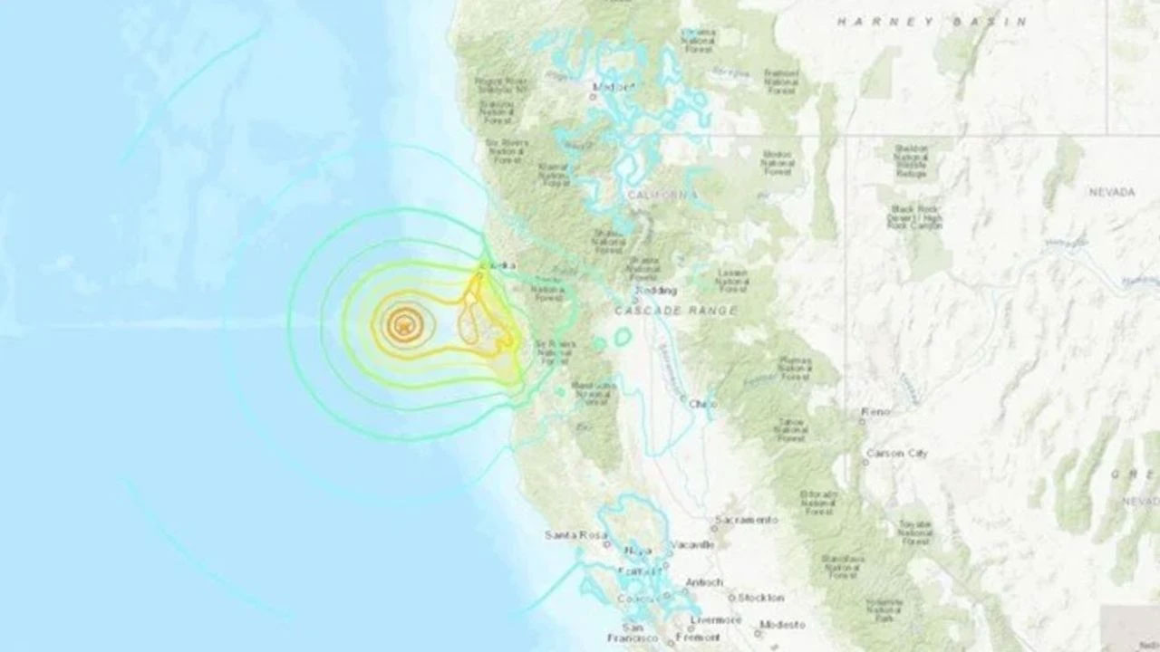 ABD'de 7 büyüklüğünde deprem: Tsunami uyarısı yapıldı