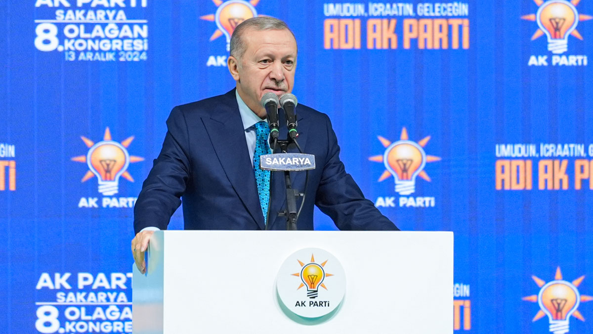 Cumhurbaşkanı Erdoğan: Esad pılısını pırtısını toplayıp kaçtı