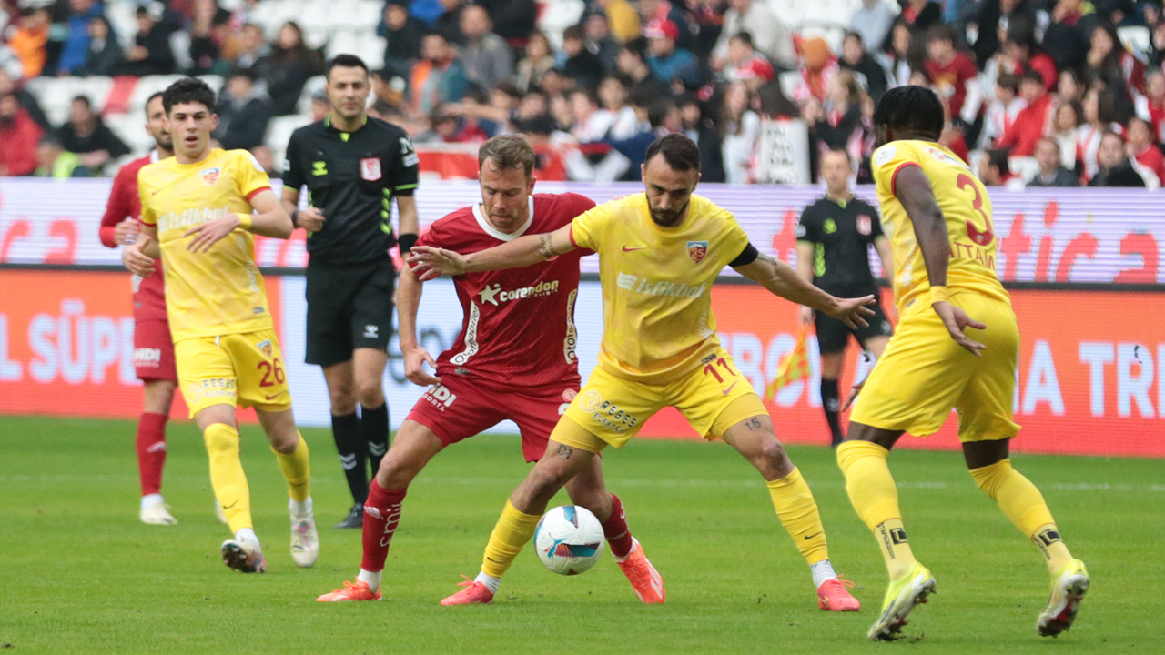 Antalyaspor yenilmezlik serisini 4 maça yükseltti