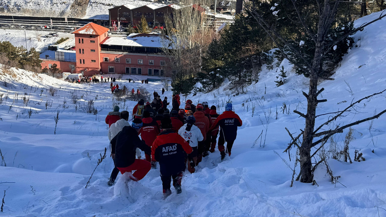 Çığ felaketinden kurtulan sporcular dehşet anlarını anlattı!