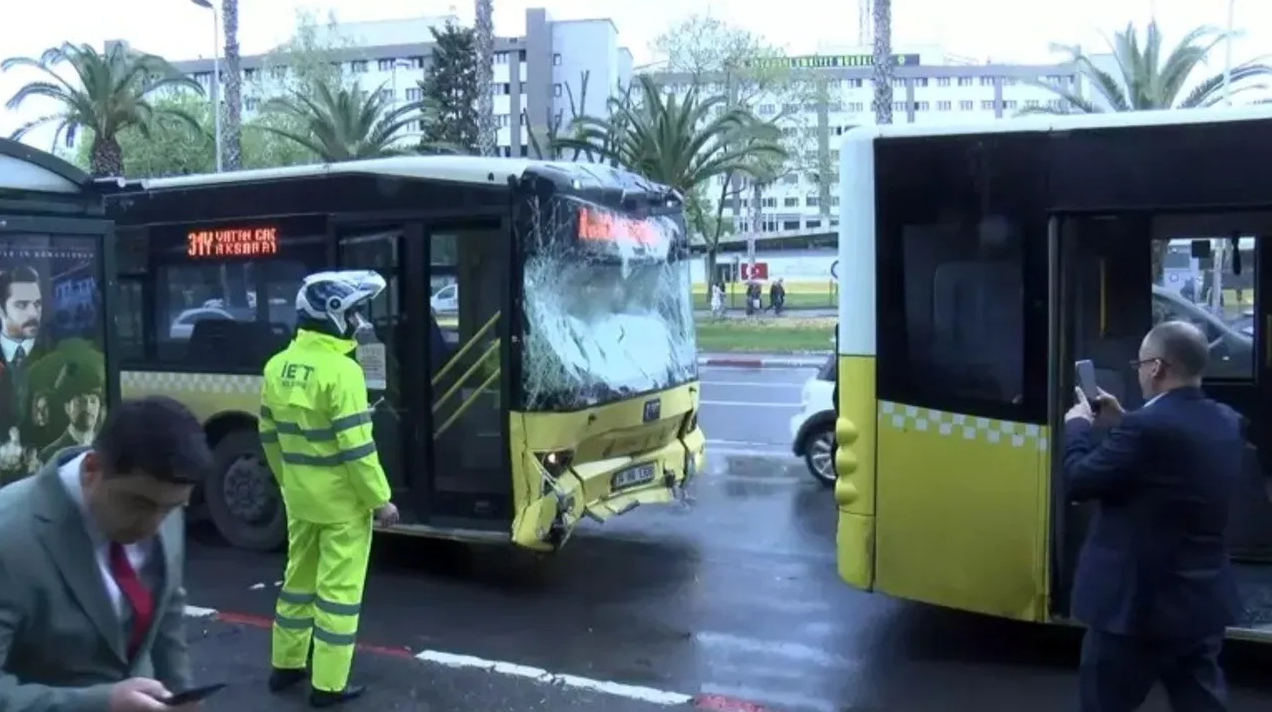 Bir İETT kazası daha! Bu kez yer Fatih: İki otobüs çarpıştı, çok sayıda ambulans olay yerinde