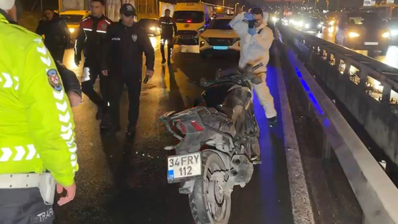 Avcılar'da motosiklet bariyerlere çarptı: Polis memuru yaşamını yitirdi