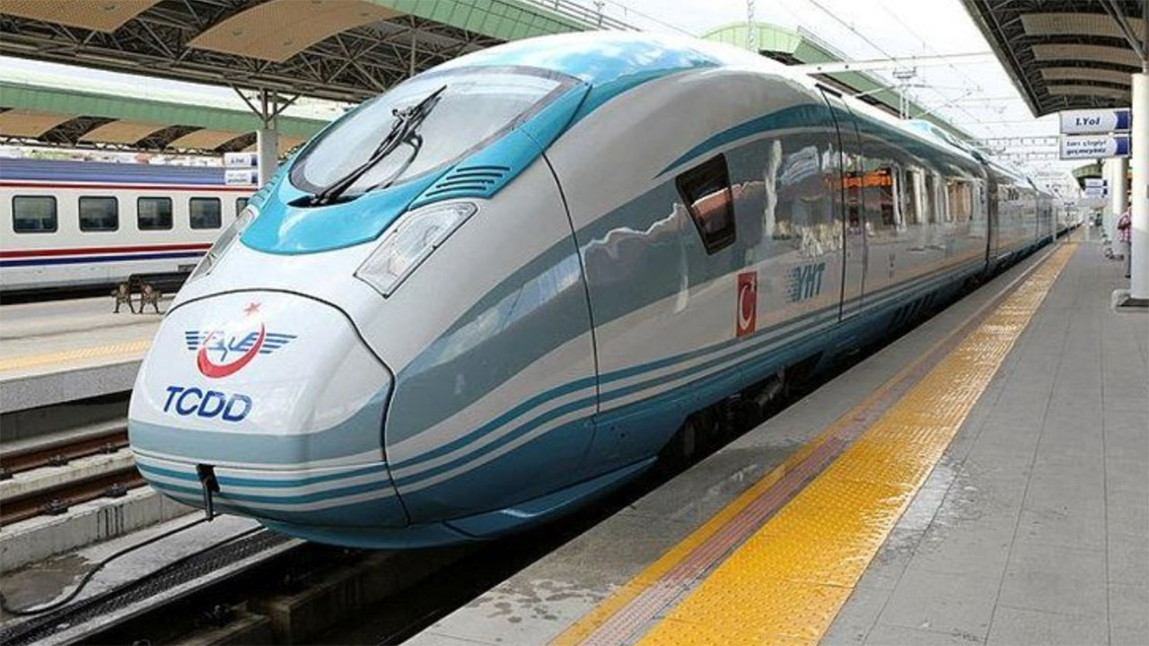 Yeni yıl zamlarına Yüksek Hızlı Tren biletleri de eklendi. TCDD yüzde 44'e varan oranda zam yaptı