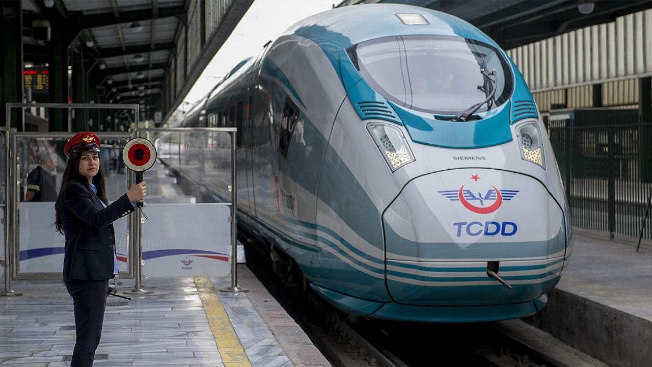 Yüksek Hızlı Tren (YHT) Zammı 2025: TCDD tren biletleri ne kadar, kaç TL oldu? Ankara-İstanbul YHT bilet fiyatları…