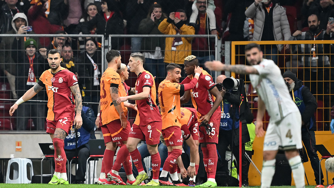 Galatasaray zirve yarışında hata yapmadı! Osimhen attı 3 puan geldi