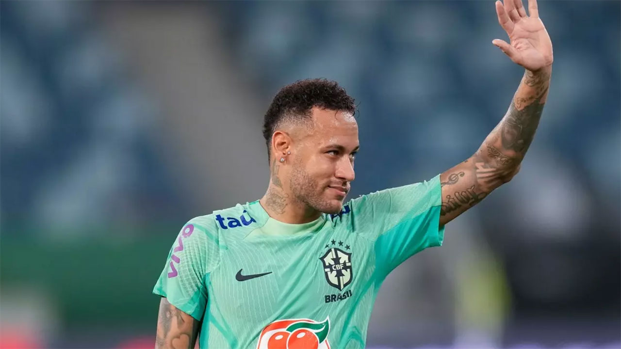 Neymar eski takımı Santos'a geri döndü!