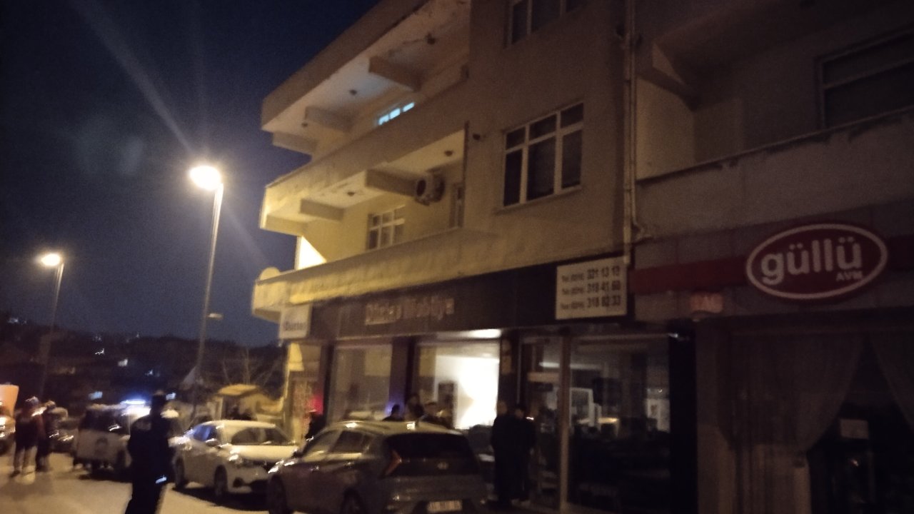 İstanbul'da neler oluyor? 3 binanın ardından bugün toprak kayması nedeniyle 2 bina daha boşaltıldı