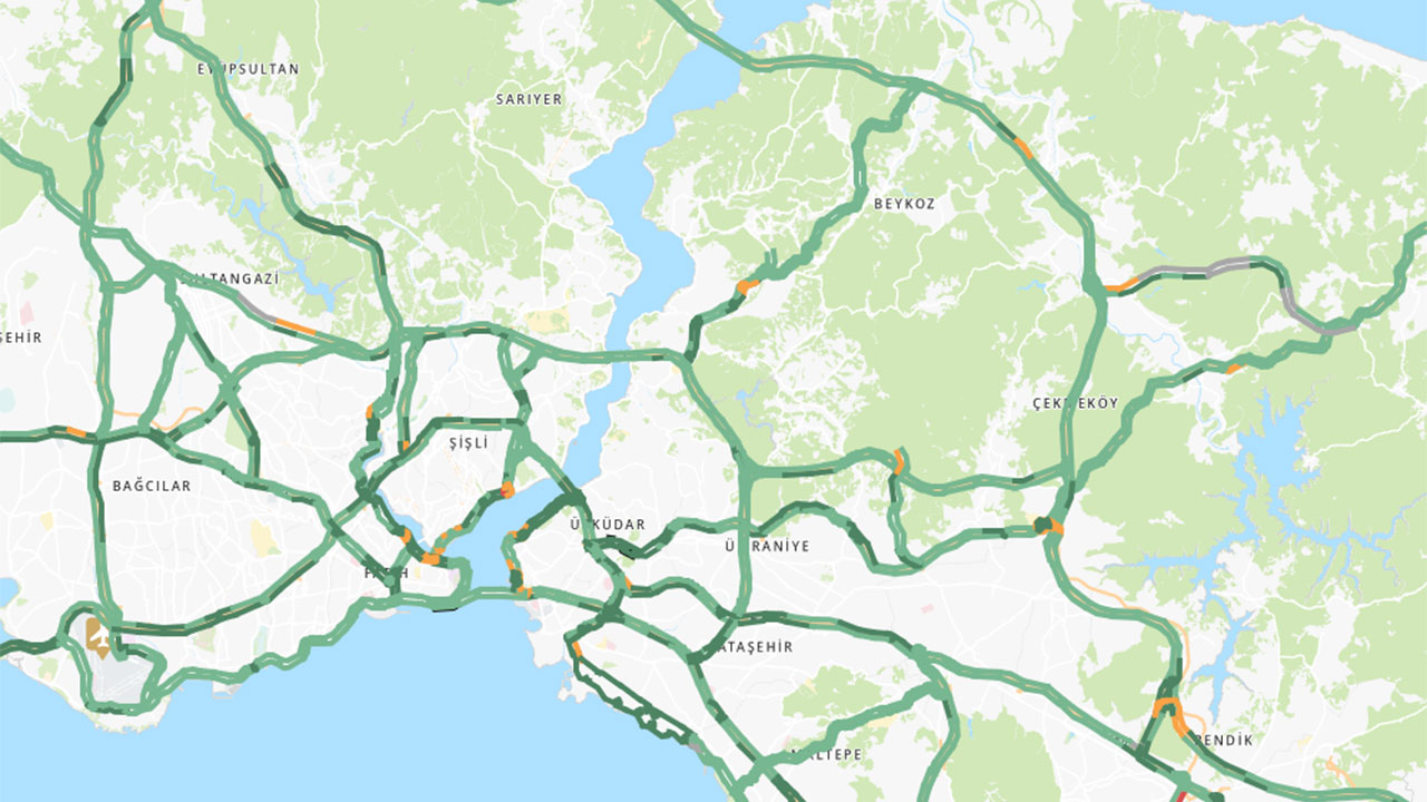 Kar trafiğe yaradı. Bembeyaz örtü ile kaplanan İstanbul'da trafik haritası yemyeşil oldu