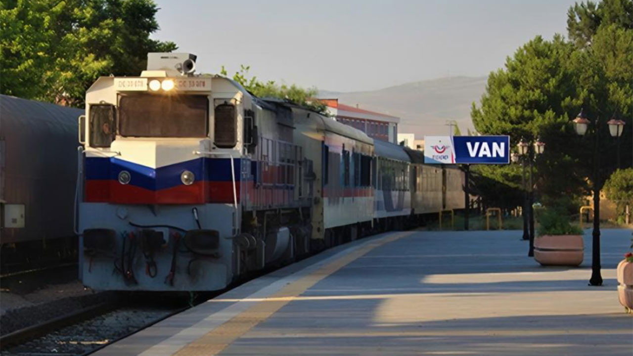 Van - Tahran tren seferleri başlıyor! Müjdeyi Bakan Uraloğlu verdi: İlk sefer hangi tarihte?