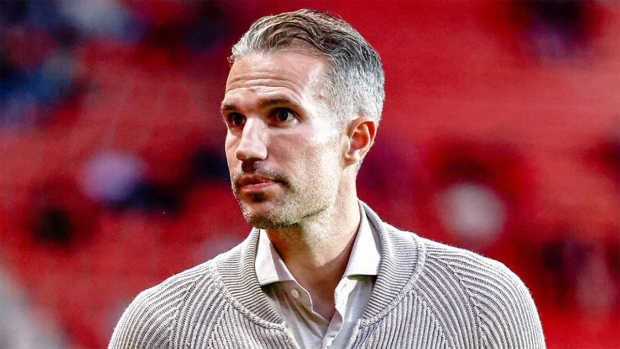 Efsane isim Robin van Persie yeni takımıyla sözleşme imzaladı