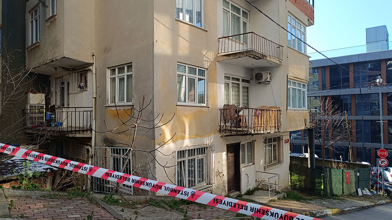 İstanbul'da bir binanın daha duvarları çatladı: 3 katlı bina boşaltıldı