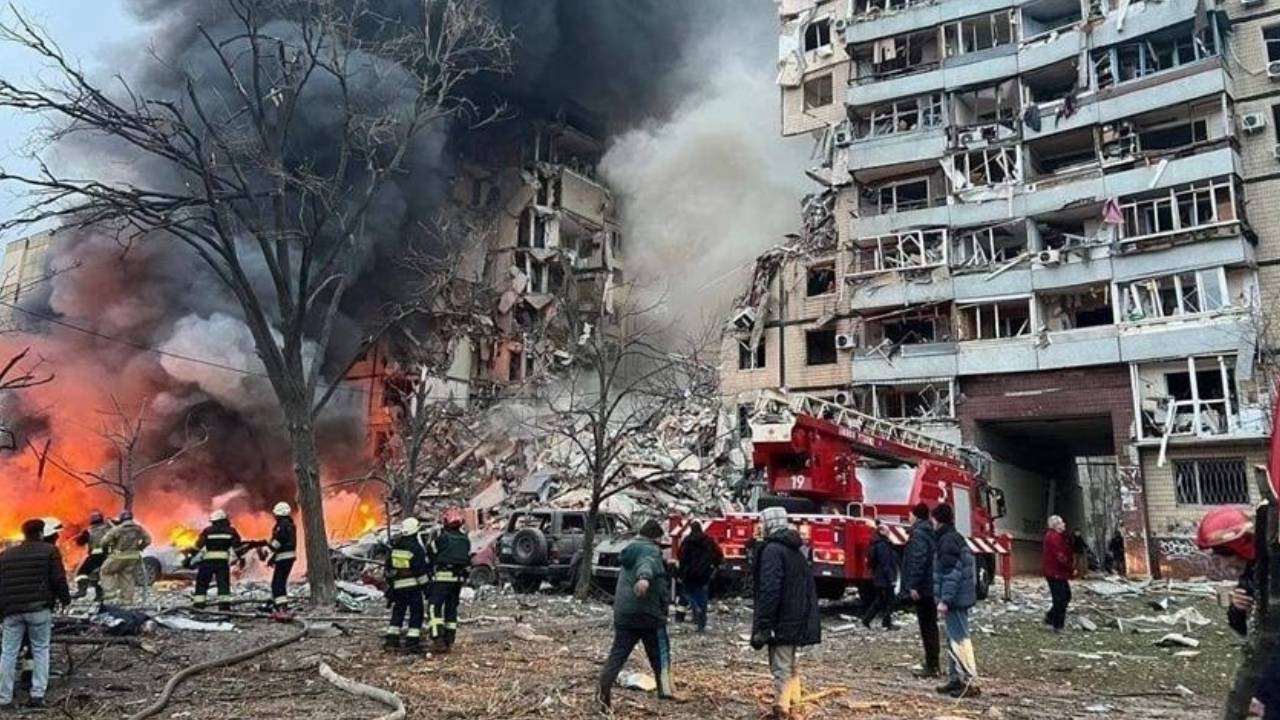 Rusya, Ukrayna’yı vurdu: Çok sayıda ölü var