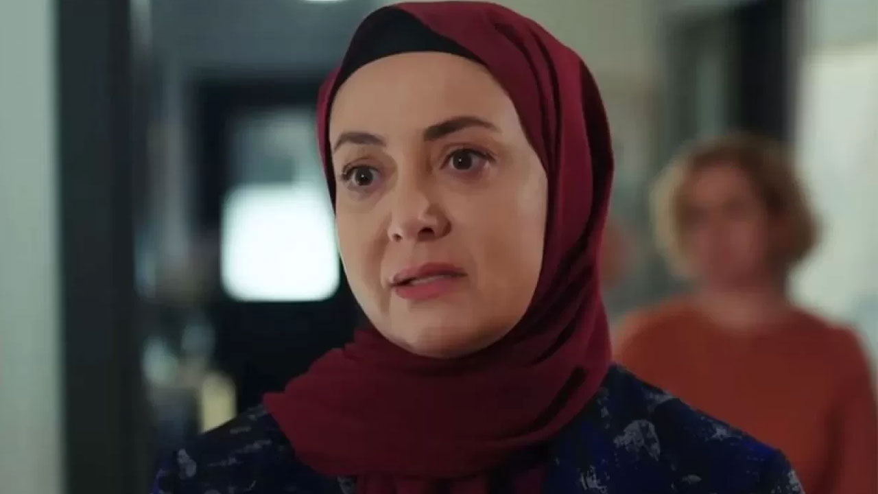 Kızılcık Şerbeti'nin Pembe Hanım'ı veda pastasını kesti! Son sözleri sitem dolu