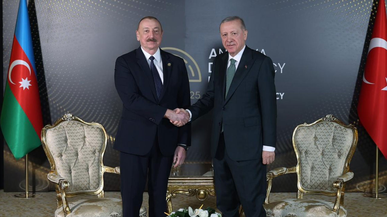 Cumhurbaşkanı Erdoğan Azerbaycan Cumhurbaşkanı Aliyev ile görüştü
