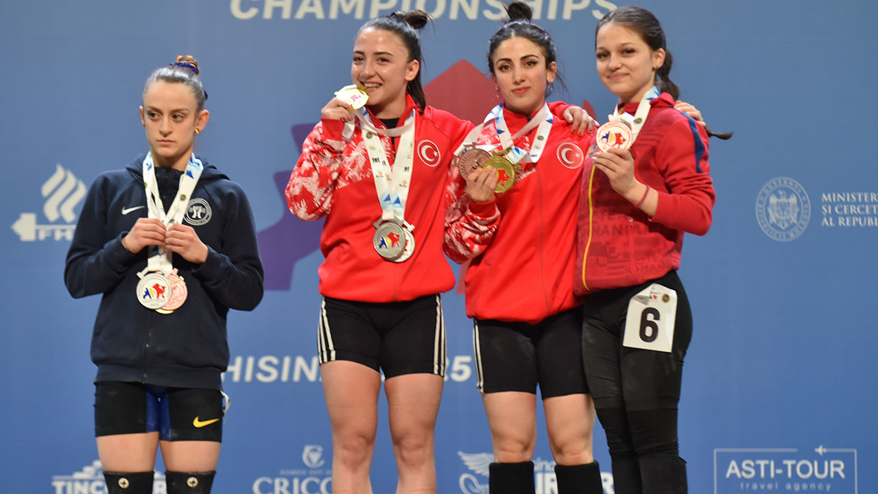 Avrupa Şampiyonu Cansu Bektaş! Halterde altın madalya gururu