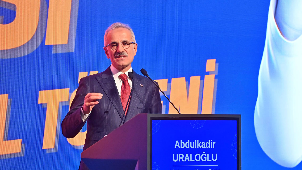 Bakan Uraloğlu açıkladı: Roblox için bir adım atıldı