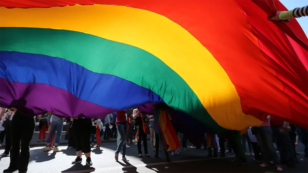 LGBT faaliyetleri yasaklandı, ülkede sadece iki cinsiyet tanınacak: Karar Meclis'ten geçti
