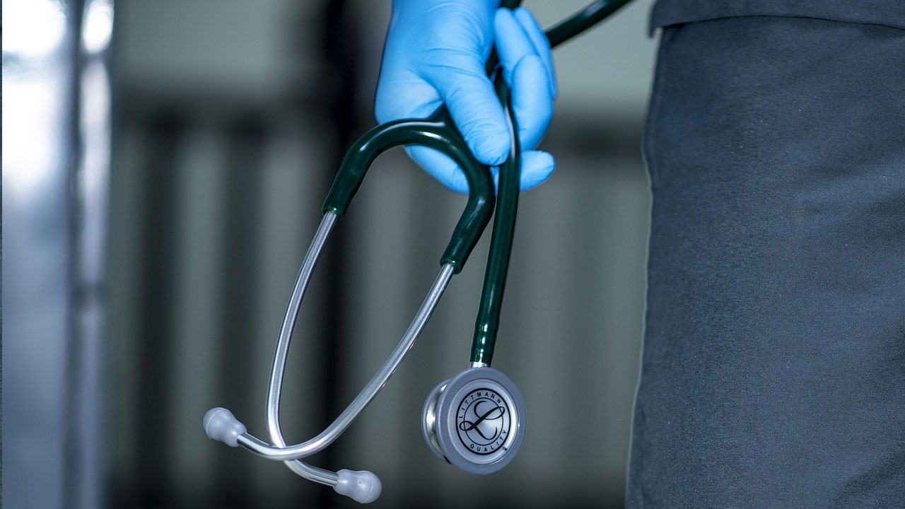 Almanya’da tüyler ürperten olay: Doktor 15 hastasını öldürmekle suçlanıyor