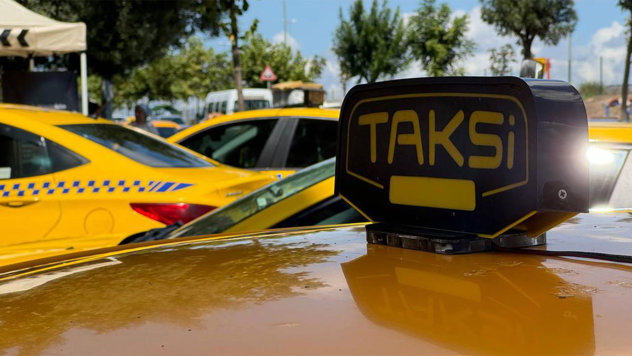 İstanbul'a 2 bin 500 yeni taksi geliyor: İBB Meclisi'nde ihale kararı kabul edildi