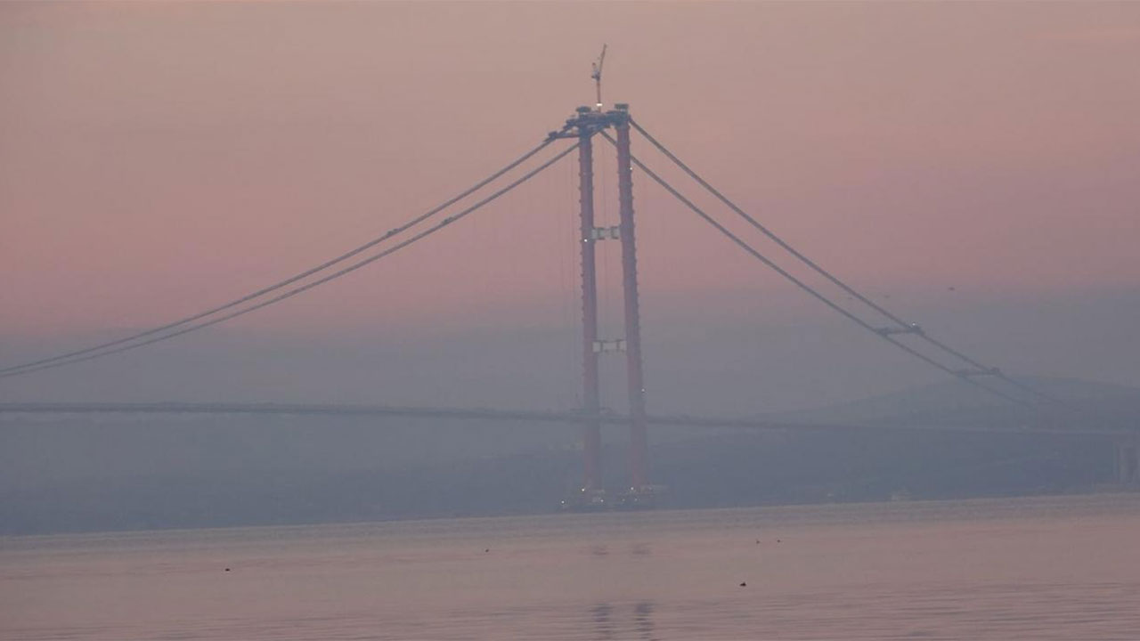 Boğaz'da yoğun sis nedeniyle gemi geçişleri durduruldu