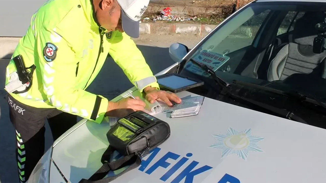Ehliyetini kaptıran sürücülere kötü haber! Bakan Yerlikaya'dan net açıklama: Af gündemimizde yok!