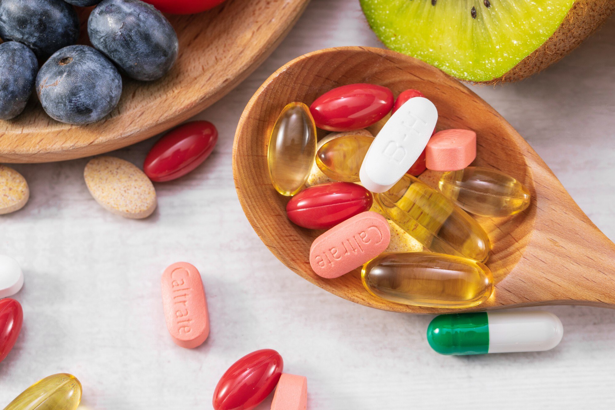 FAZLA VİTAMİN ALIMI O HASTALIKLARA NEDEN OLABİLİR: Uzmanı bilinçsiz alınan vitaminlere karşı uyardı!