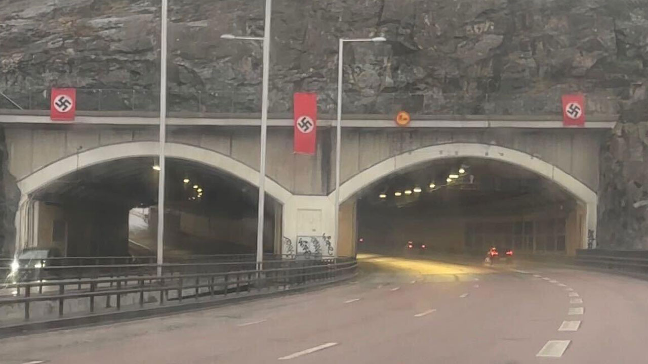 Avrupa'nın göbeğinde skandal: Nazi bayrağı dalgalandı