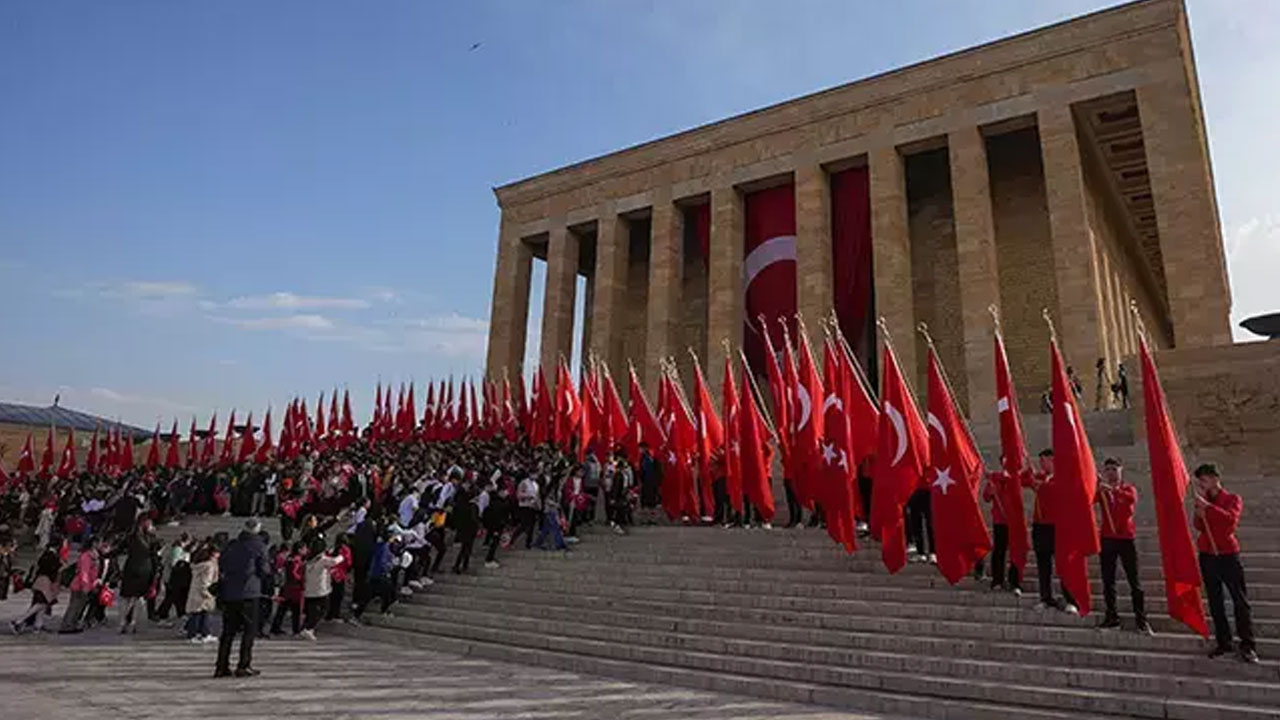 Devlet erkanı Ata'nın huzurunda!