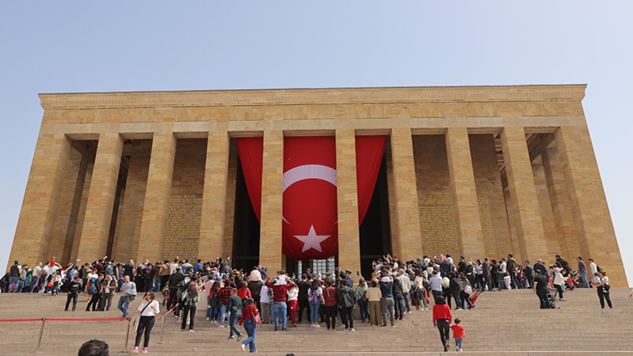 23 NİSAN 2025 ANITKABİR ZİYARET SAATLERİ: Bugün Anıtkabir ziyarete açık mı, saat kaçta açılıyor ve kapanıyor?