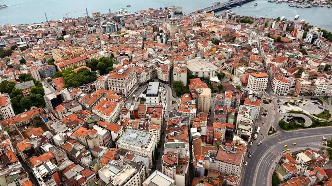 Depremin ardından çalışmalar sürüyor: Bakanlıktan riskli binalara denetim!