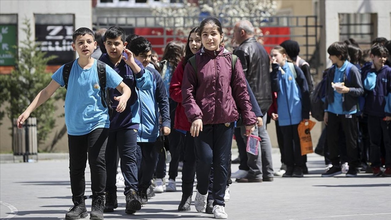 Deprem sonrası Kütahya’da okullar tatil mi edildi? 25 Nisan 2025 Cuma Kütahya’da okullar var mı, yok mu?