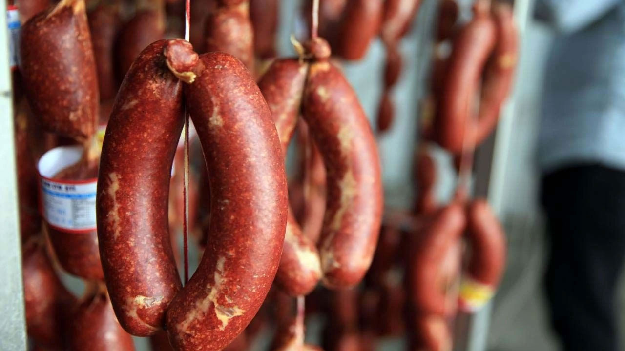 Sucuğun da tadı kaçtı! Bakanlık marketlerde satılan 8 markayı ifşa etti