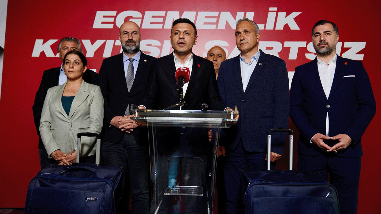 CHP İstanbul İl Başkanı Çelik’ten bavul ve sinyal kesici açıklaması